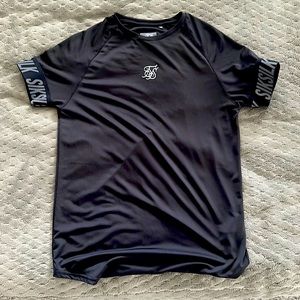 Siksilk  Sports wear